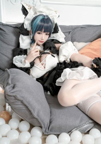 双胞胎姐妹的蔑视